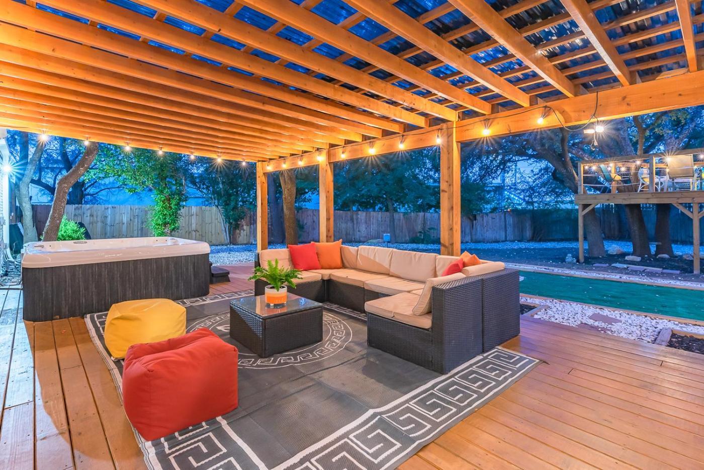 סן אנטוניו Luxurious Home With Hot Tub & Tree Deck By 6Flags מראה חיצוני תמונה