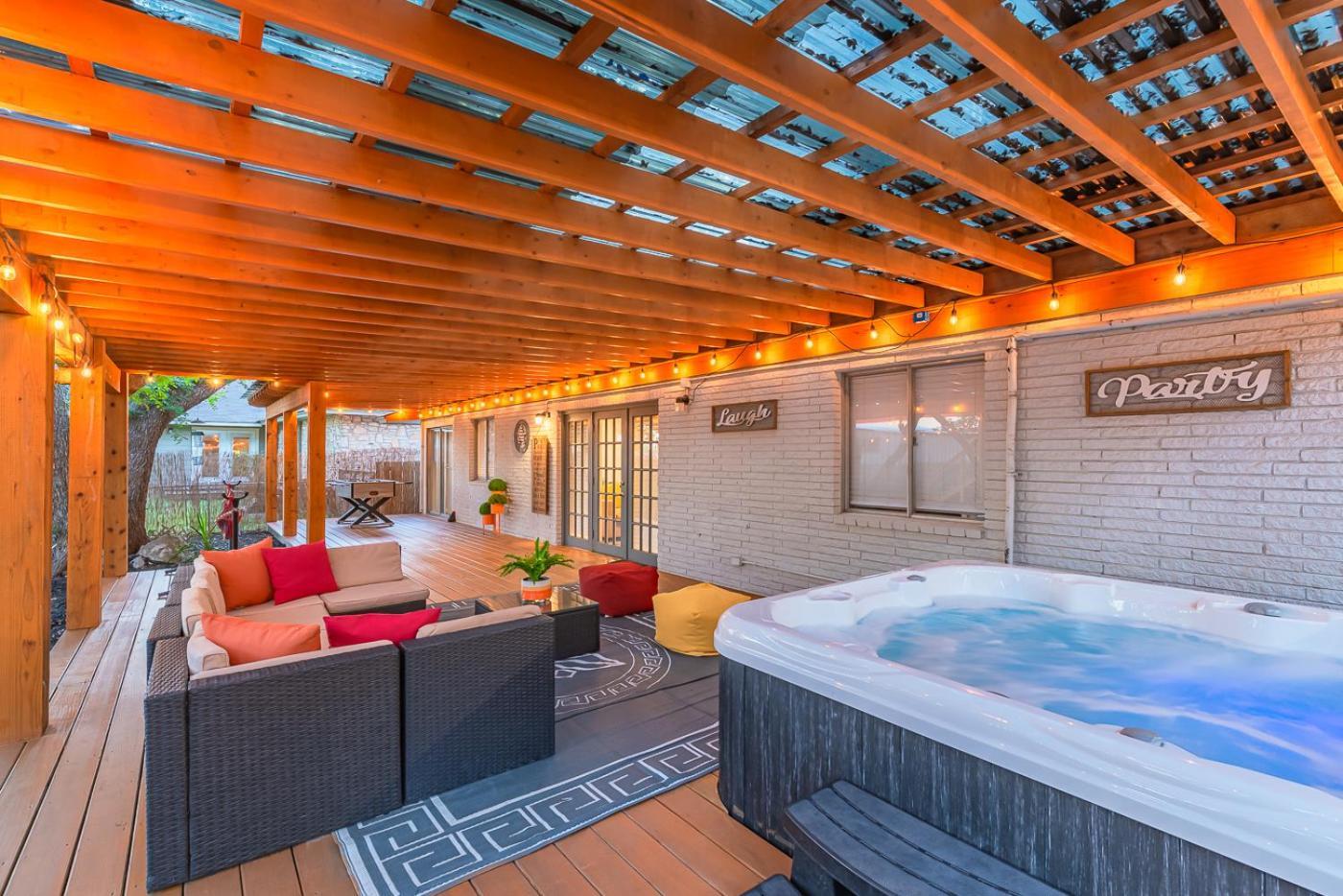 סן אנטוניו Luxurious Home With Hot Tub & Tree Deck By 6Flags מראה חיצוני תמונה