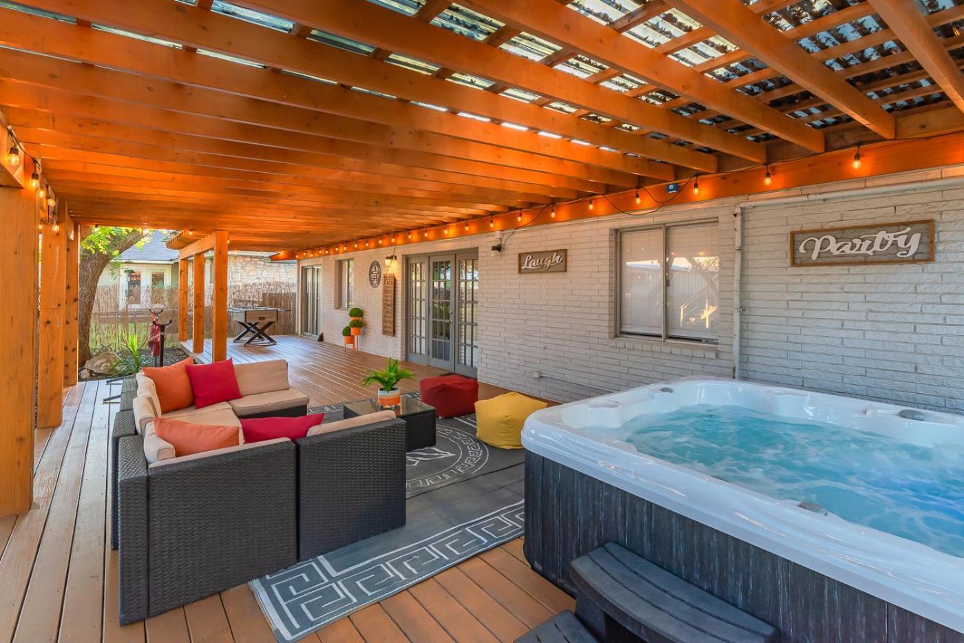 סן אנטוניו Luxurious Home With Hot Tub & Tree Deck By 6Flags מראה חיצוני תמונה
